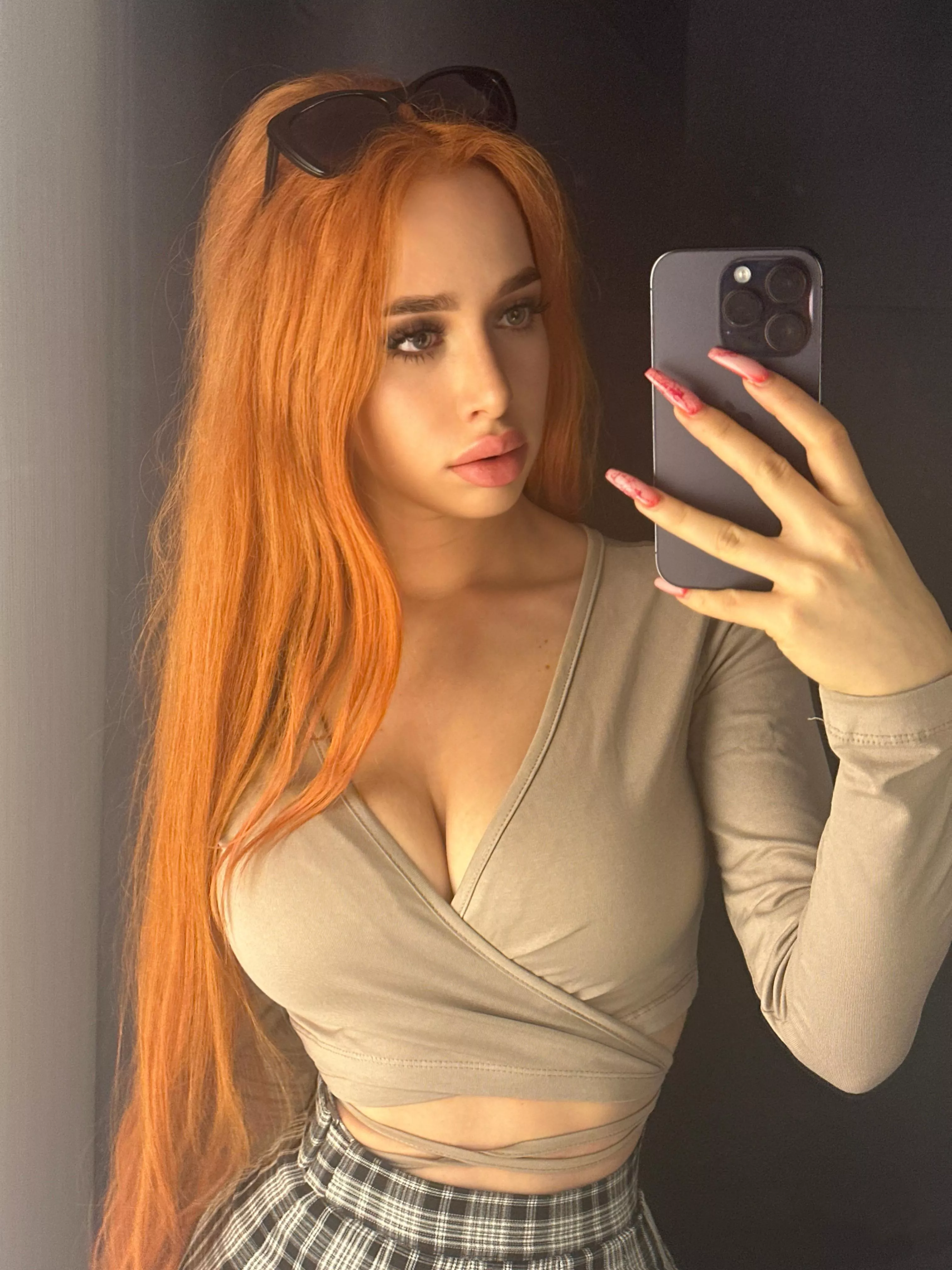 Excited for the weekend [f] posted by ChloeZivax