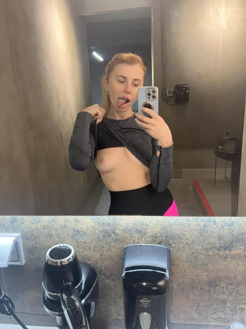 (F) Lick the nipple by Fondlyoutput