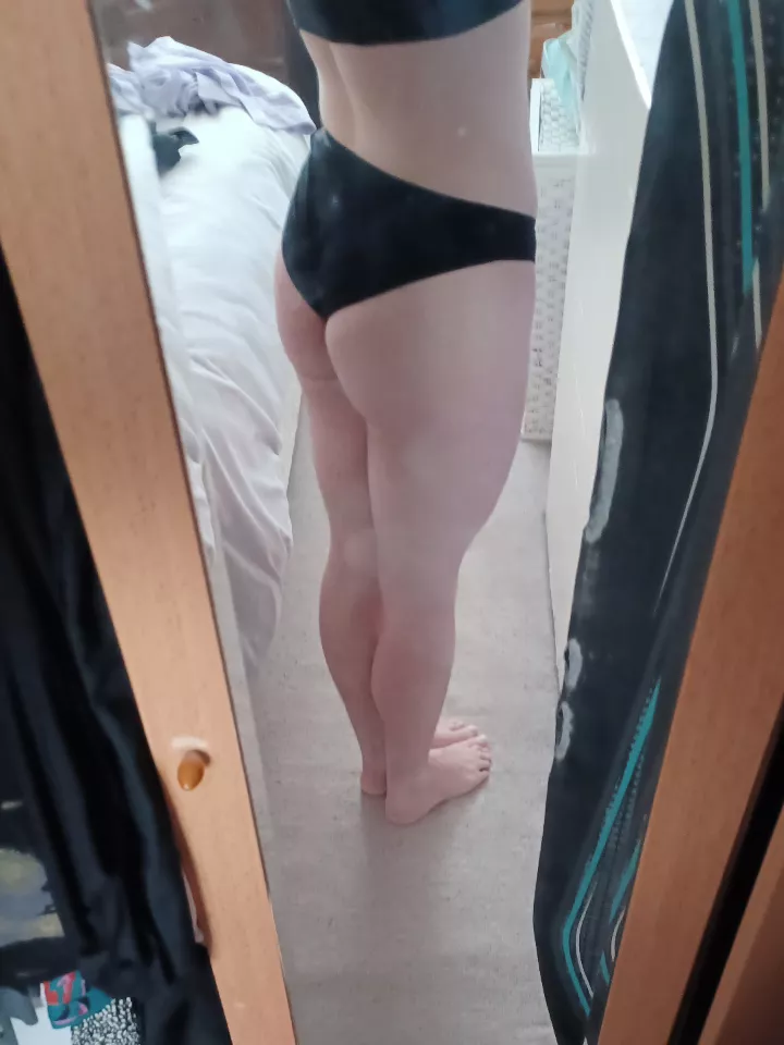 feet posted by Extreme_Book9949