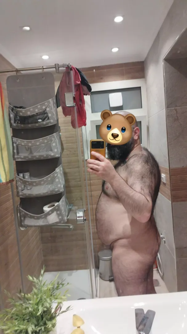 Hairy bear on vacation! 🐻 🧔🏻‍♂️  by thebeard-bear