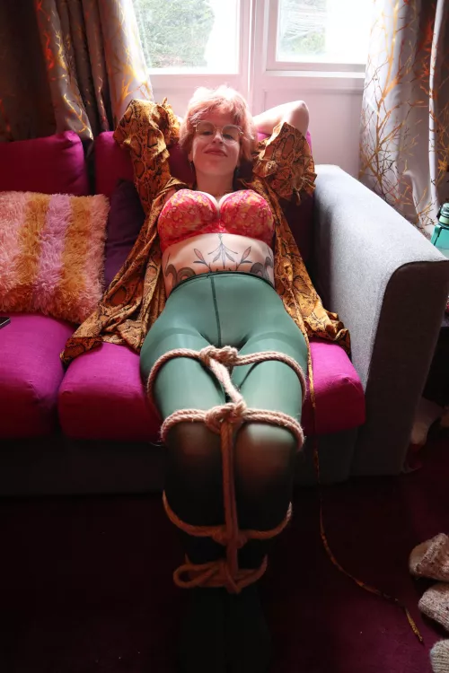 Happily bound with nowhere to go and nothing to by flynnfatale