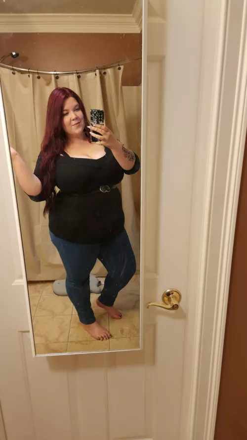 Happy Friday😊🥳 by CrimsonCurves9