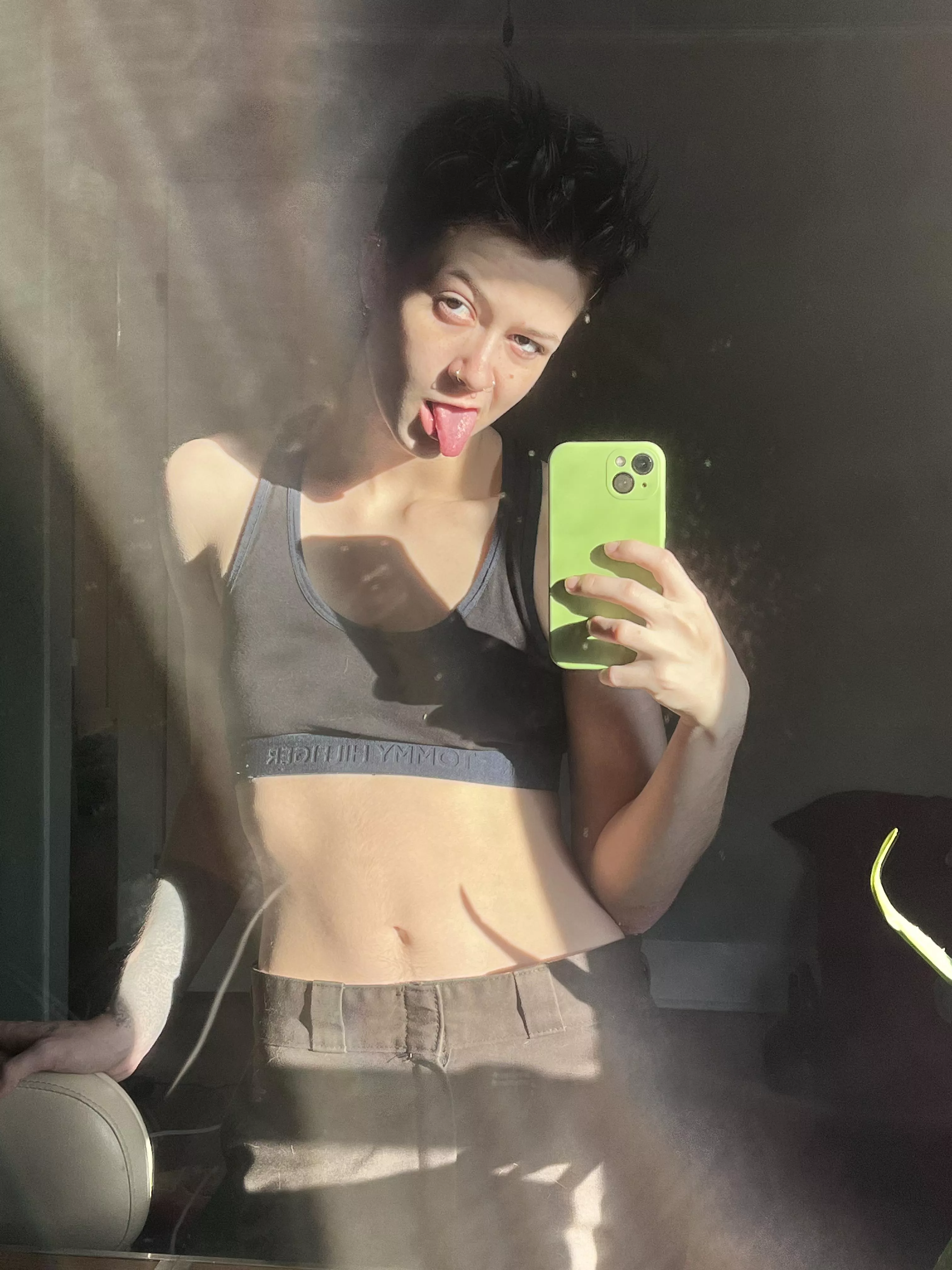 Hey there 🖤 posted by _holyheck