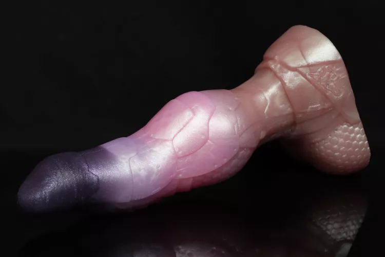 Holy shit guys, my new Bishop is so gorgeous 🖤💜🩷 by 0ilSoakedRag