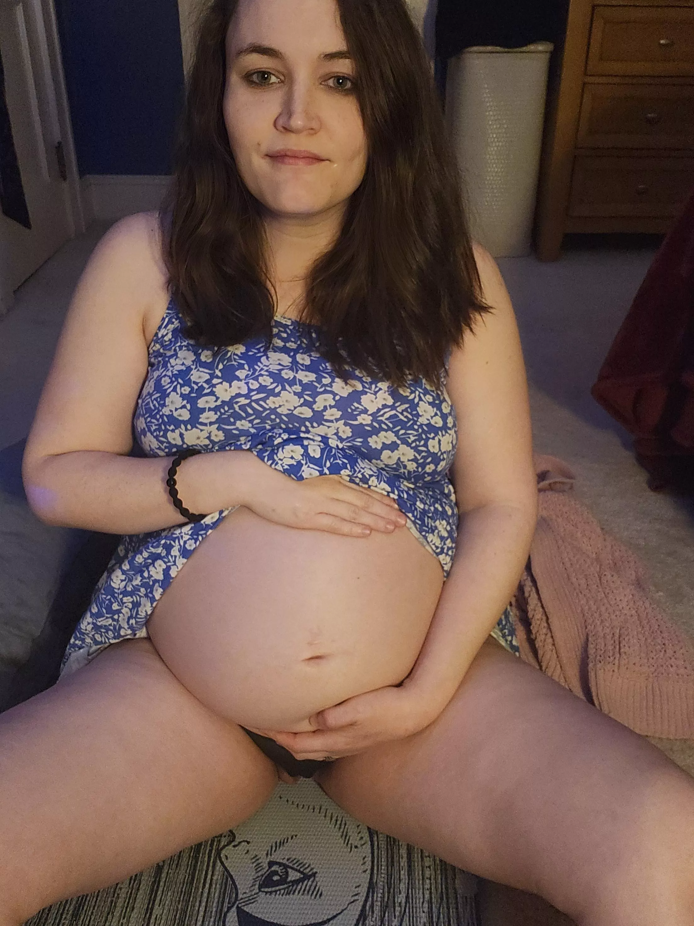 I present you my 29 week baby bump 💋  would you join me on this yoga mat? 😉  posted by PrincessCassidyRain