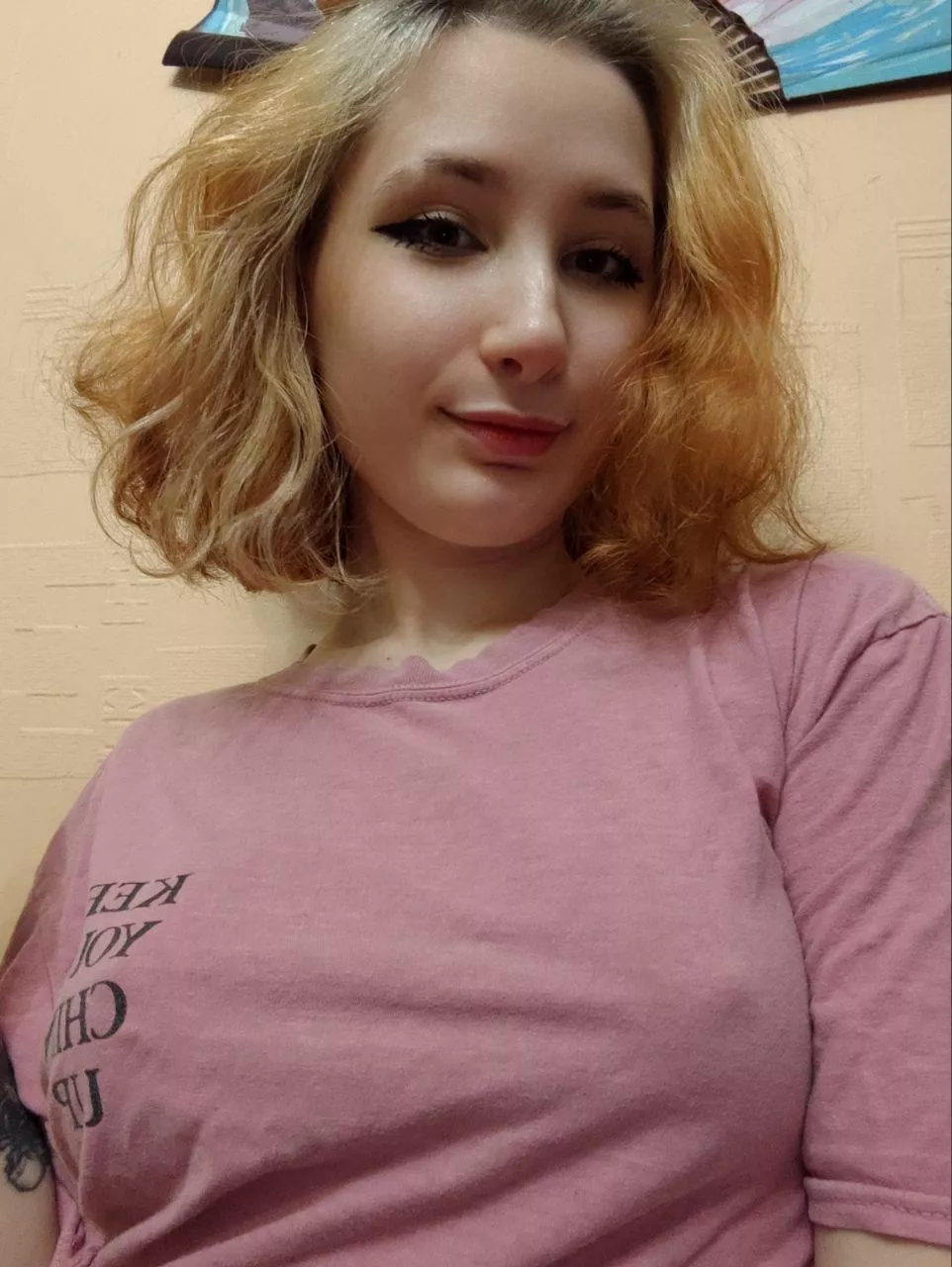 I woke up and I'm going for a walk and I don't want to wear bra 😏 posted by Bilonnna