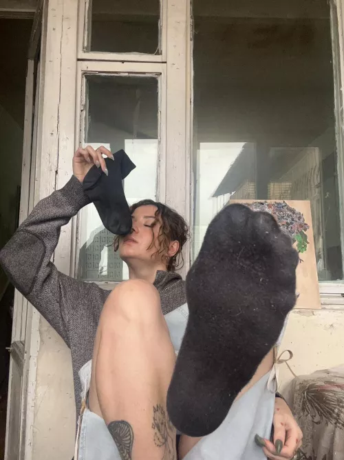 It smells like Christmas morning by feetyourlick