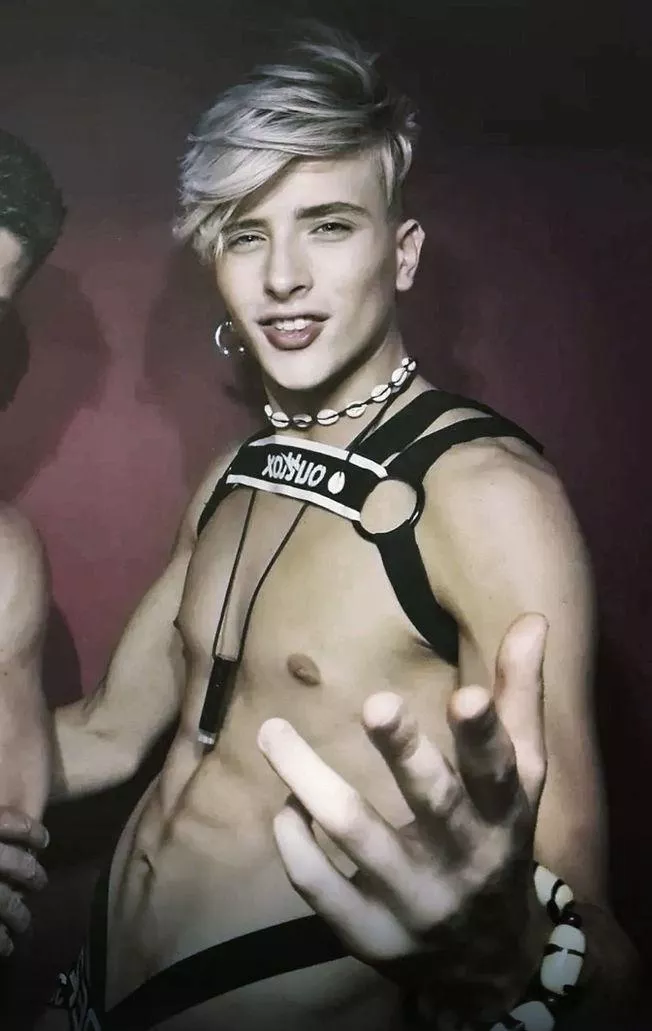 Kinkin' Twinkboi  posted by HOLLISTERCOCK