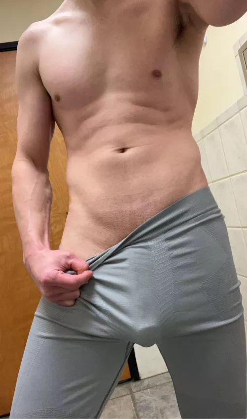 Let me feel you grind by 4EvrWinter88