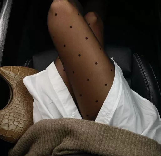 Little tease in the car by missblackcatt