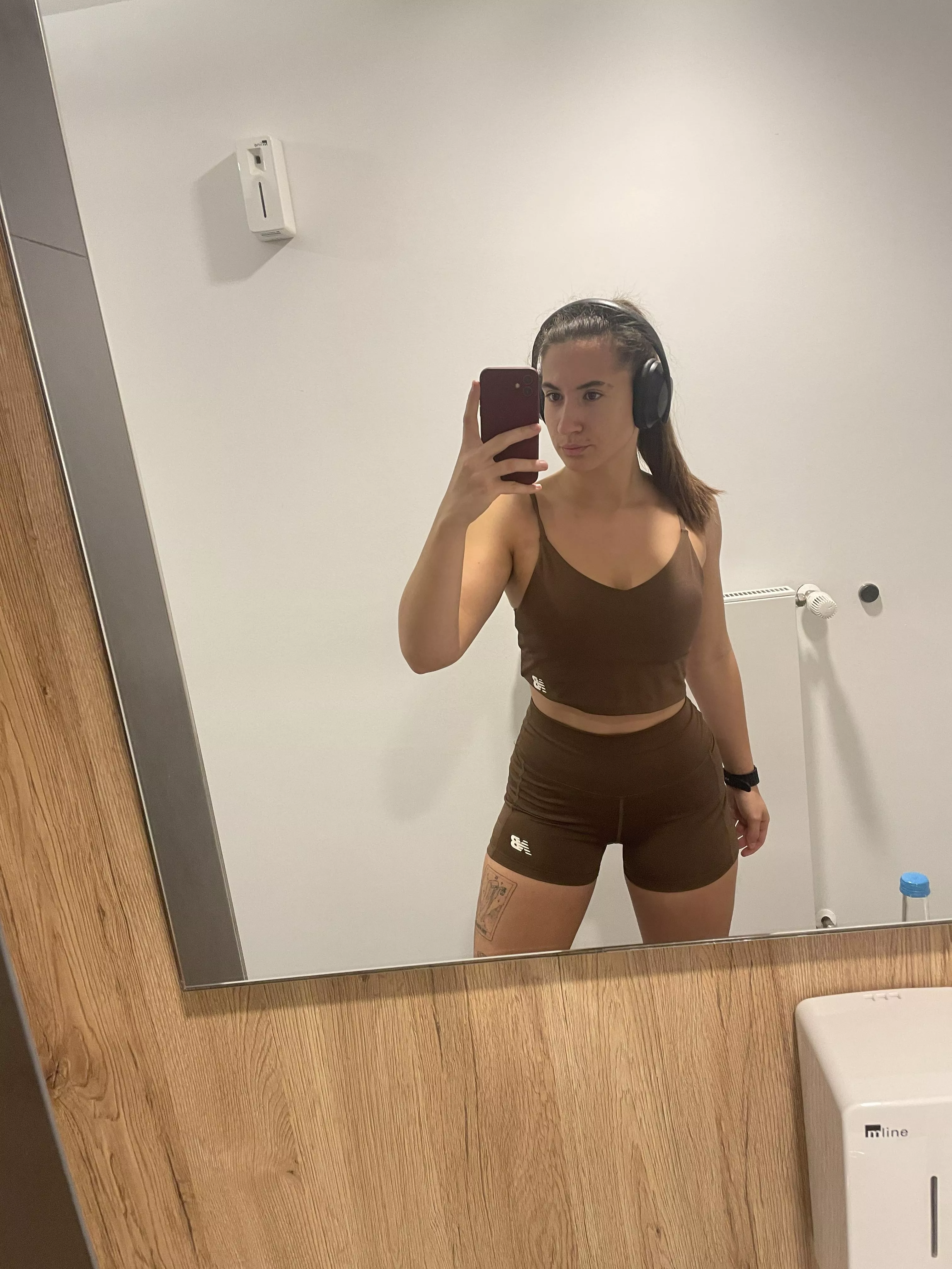 made a selfie at the gym IUTR posted by alekanidis