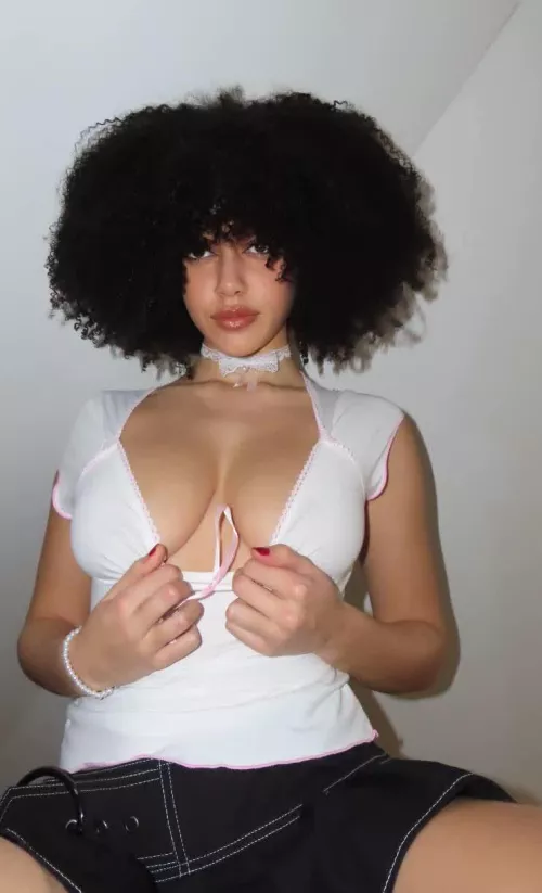 messy hair by Samiraxoxodarky