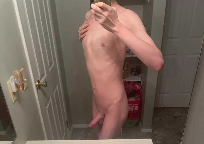 Mirror mirror.. by Twinkyskinnyboy