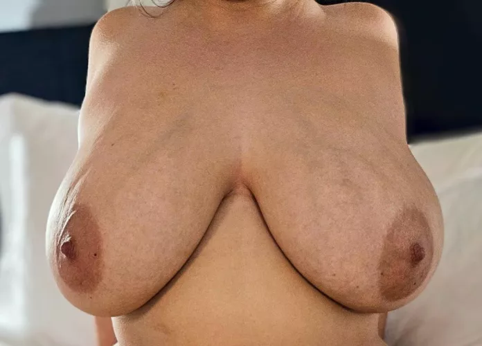 Saggy, veiny and full of milk by Kandi_kor3_fanatic