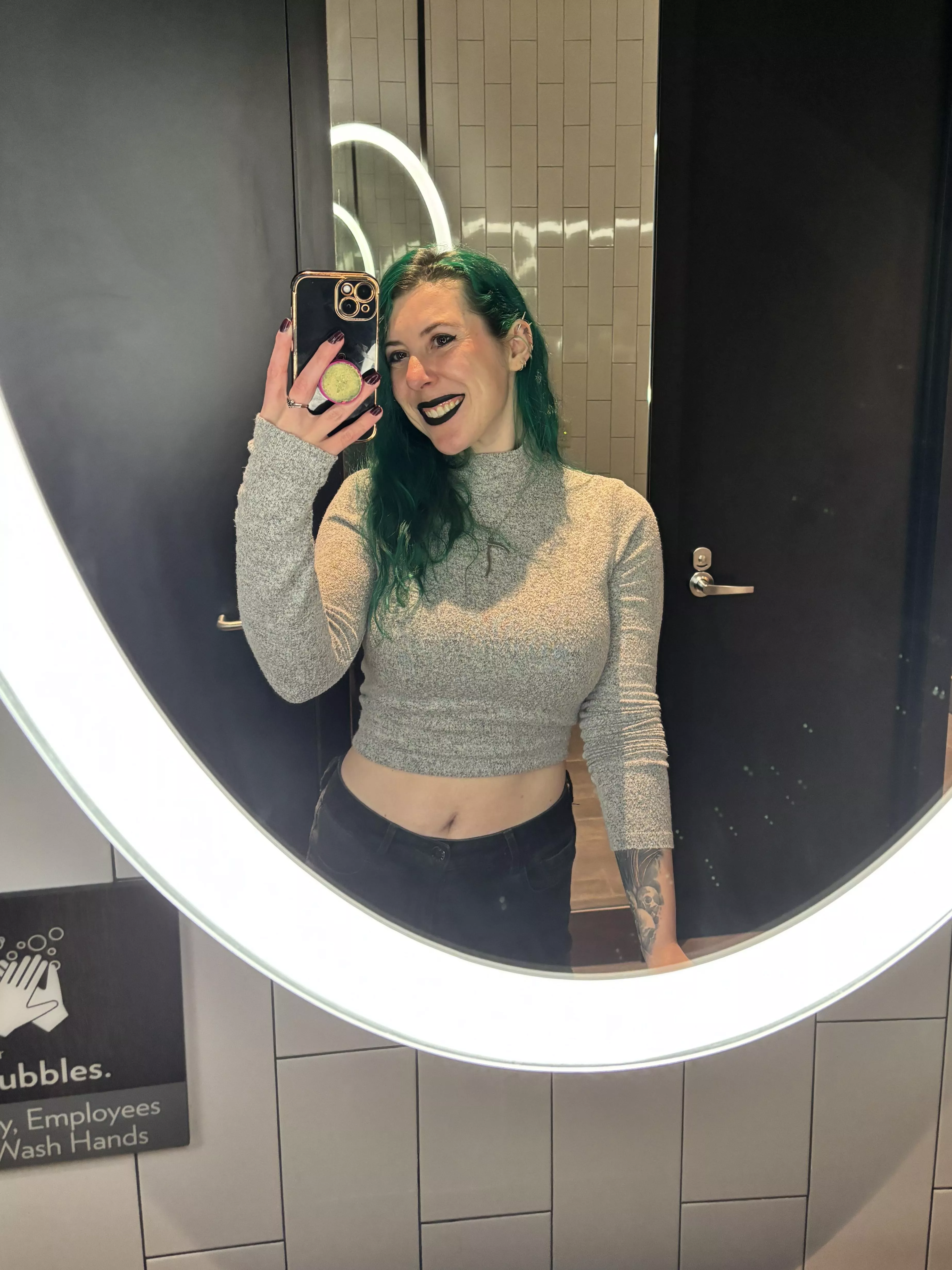 Smiles in the mirror posted by sirenskiss3