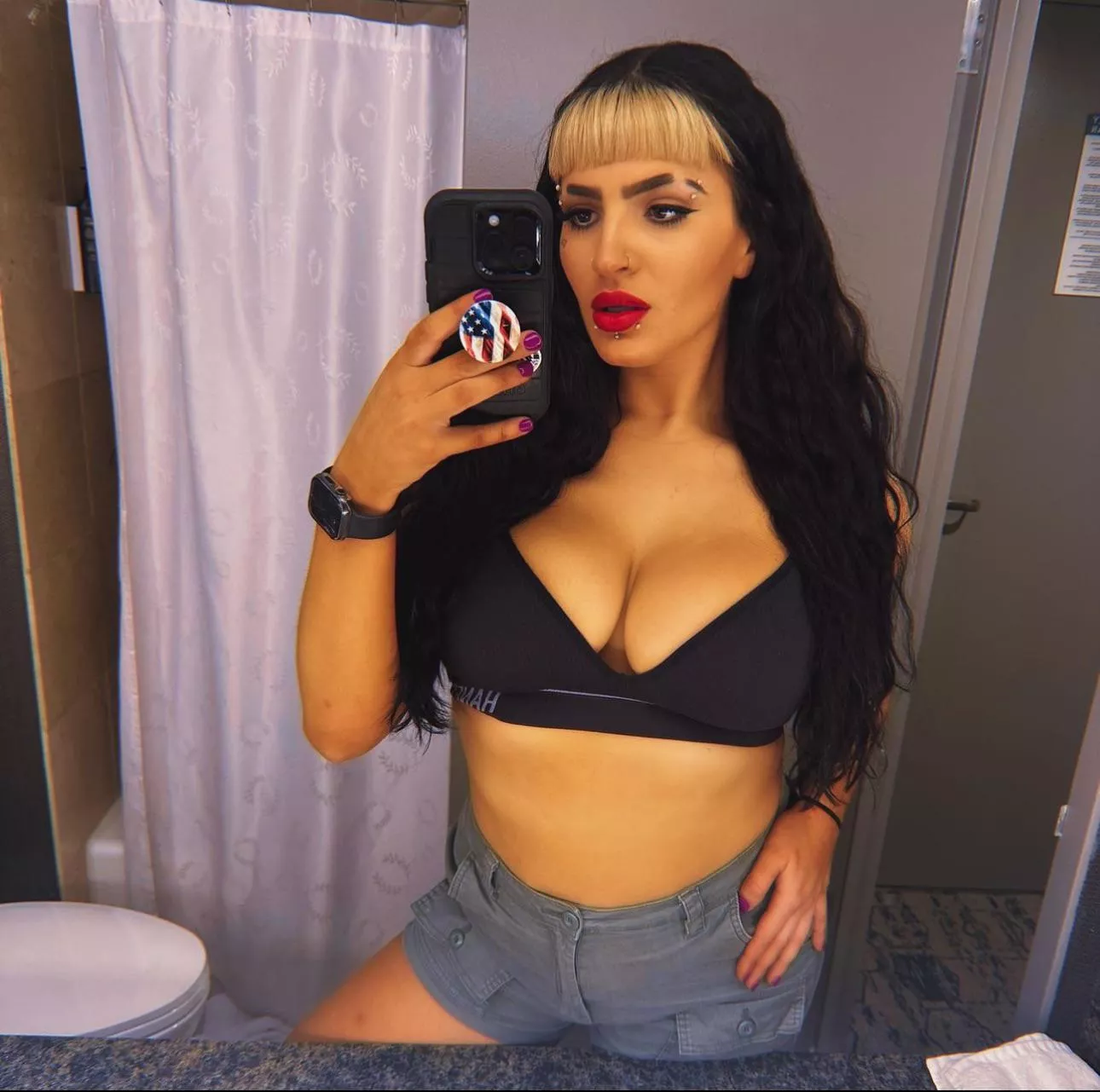 Steph De Lander posted by NoOne-Really11