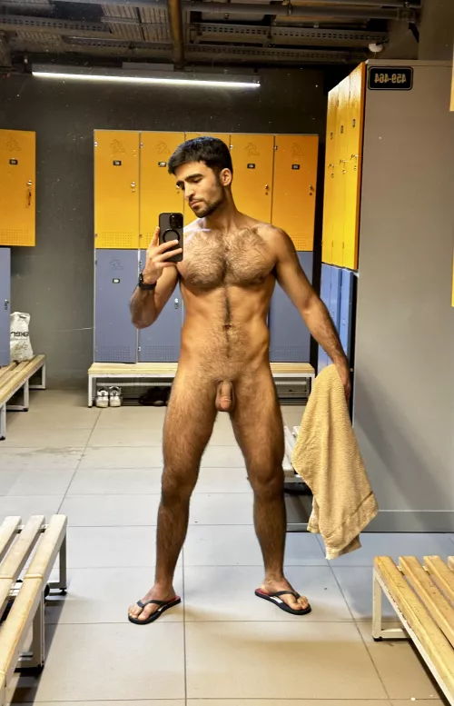 There’s always something hot about a locker room setting-probably half the reason I go to the gym in the first place by mrFiruz_911