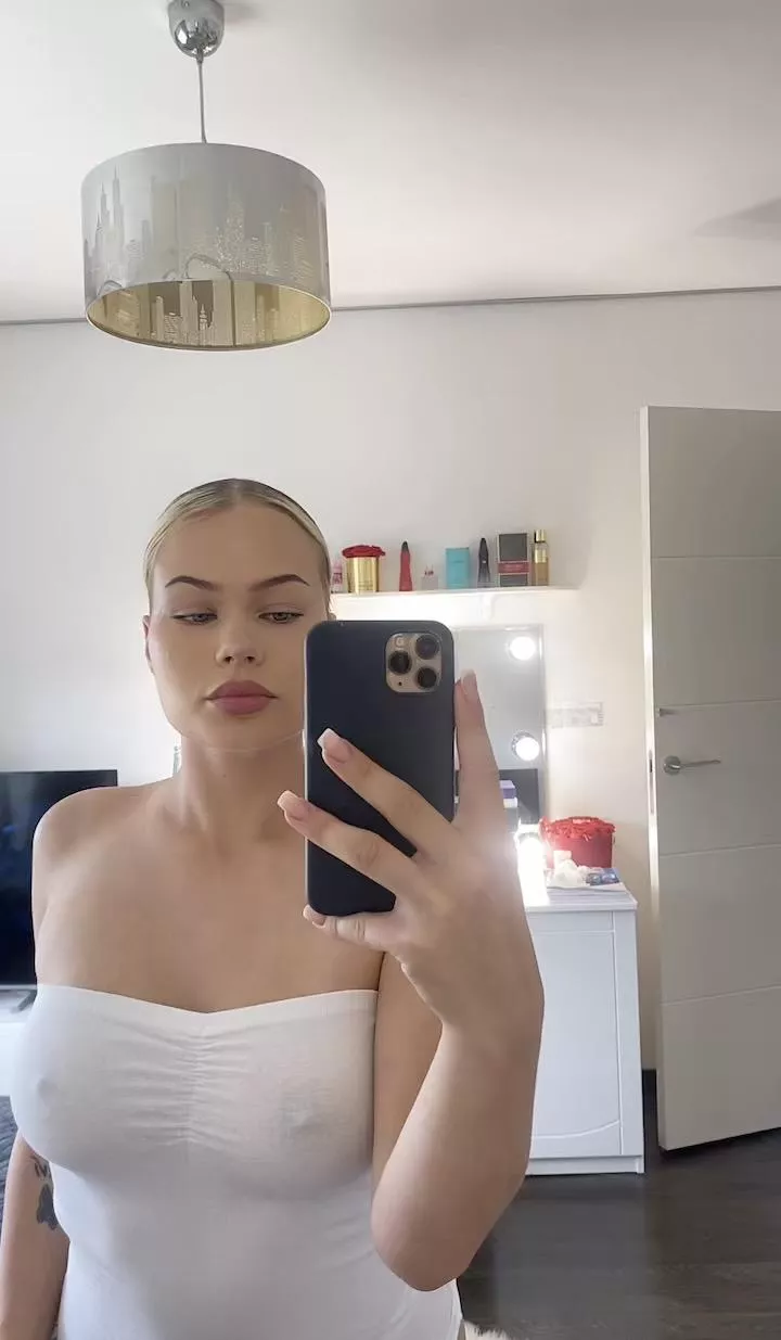 Thought I looked cute. don't you think so? posted by melicherry