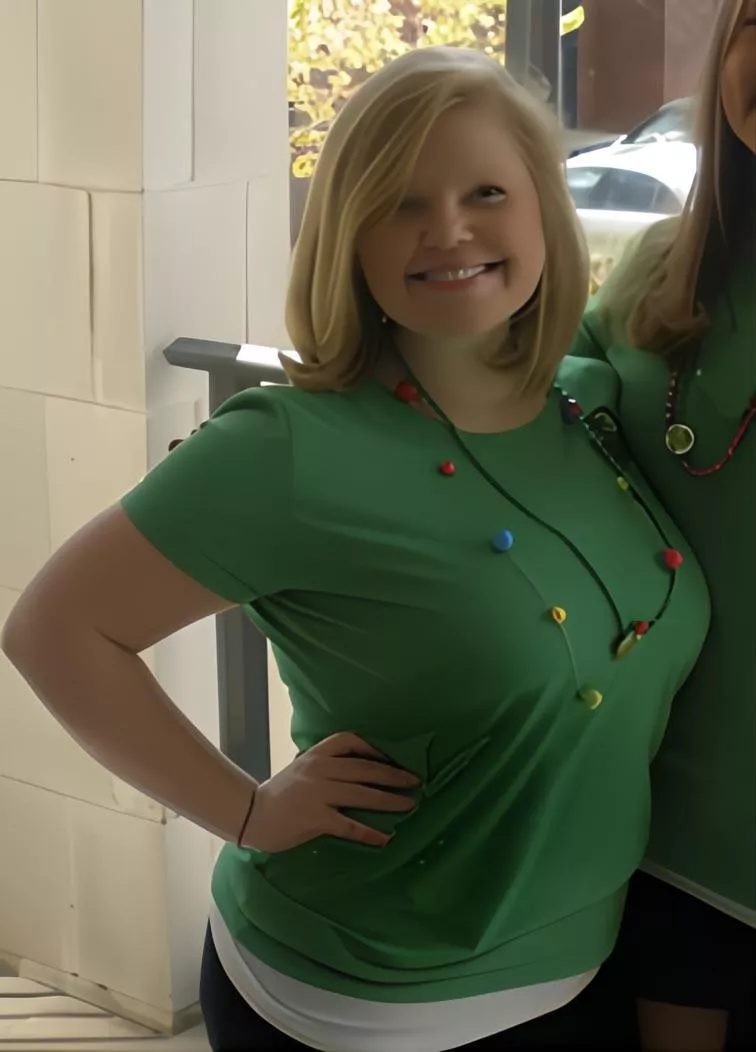 Tight shirt on DDDs posted by raygun2