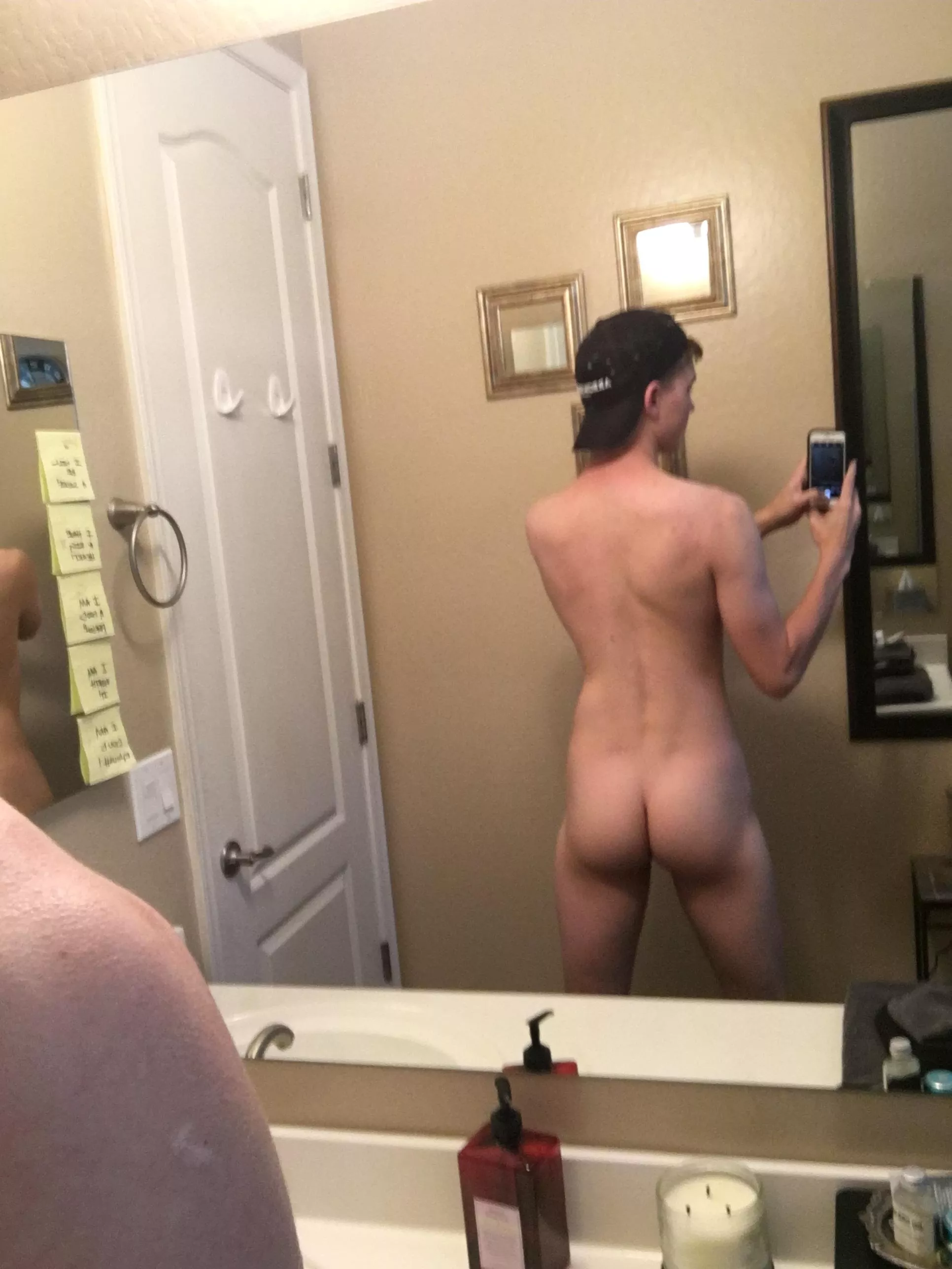 Twink buns foe the weekend [22] posted by Tall-Assumption-4986