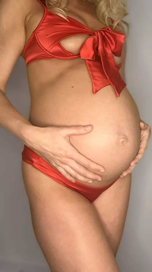 Who wants to untie me? 🎀❤️ by lillyluxe