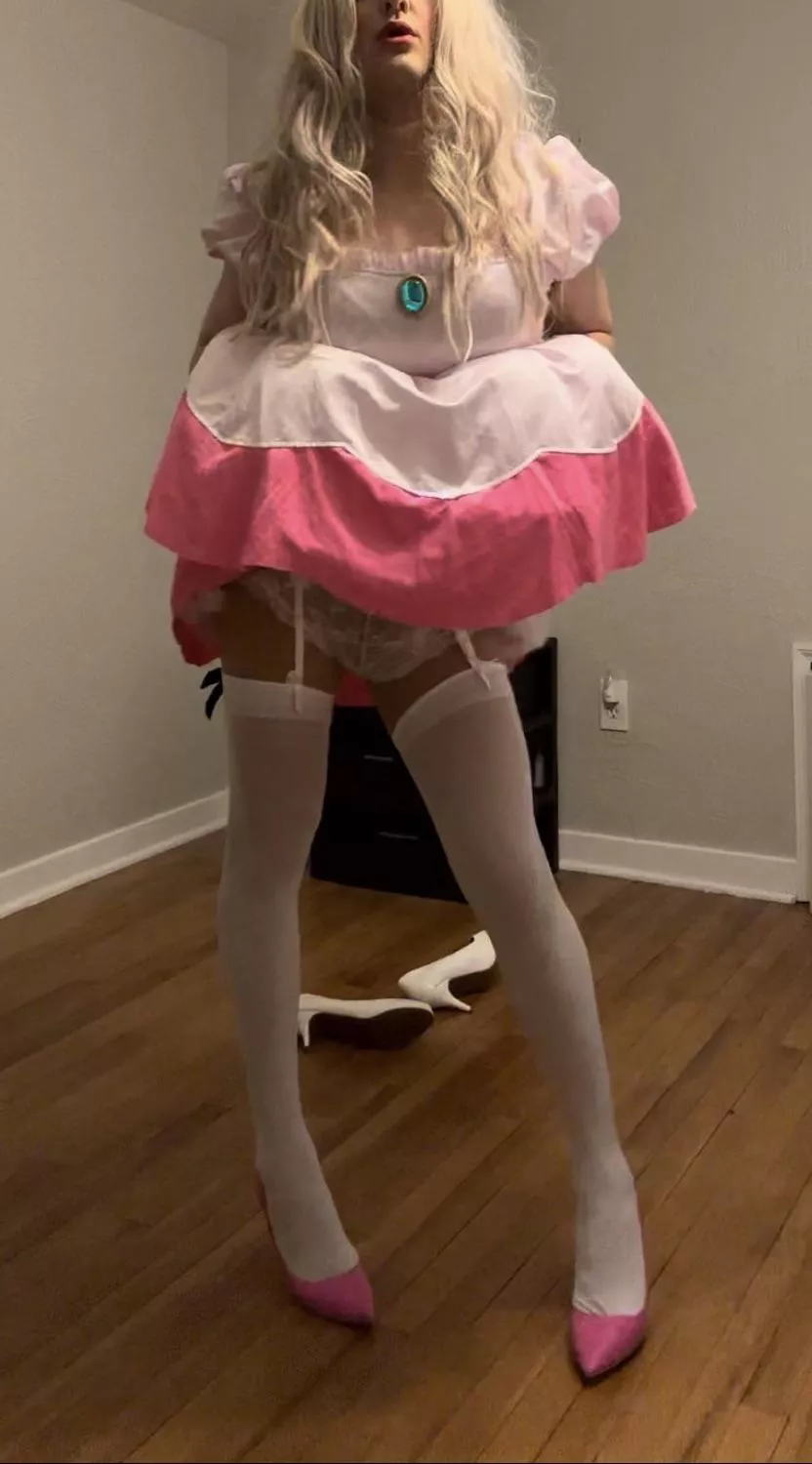 Will you make me your peach?🍑 posted by Sissy_secrets1