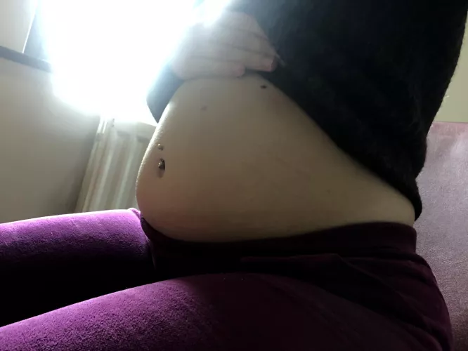 would you stare at my muffintop in class? by fluttershy108