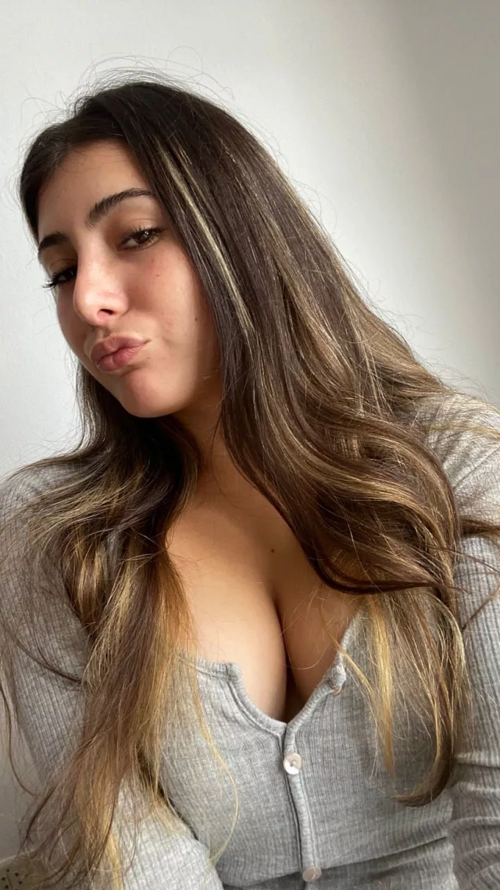 Your new girlfriend is here posted by Palpatub