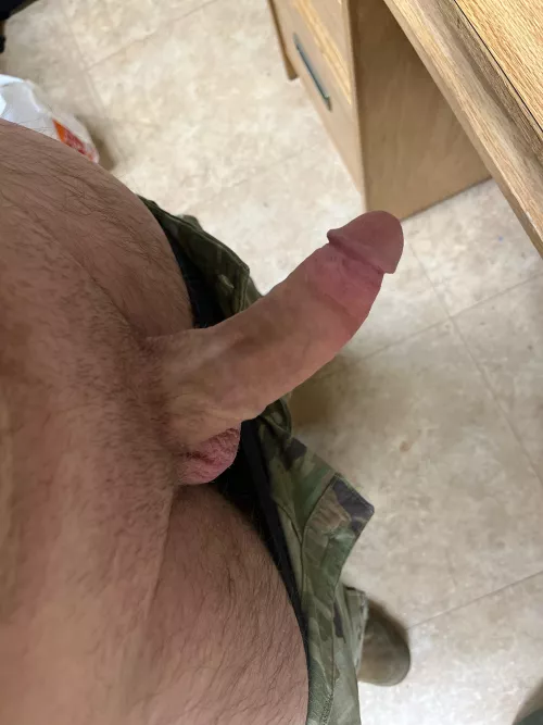 [19] bored on duty by WhichBumblebee1227