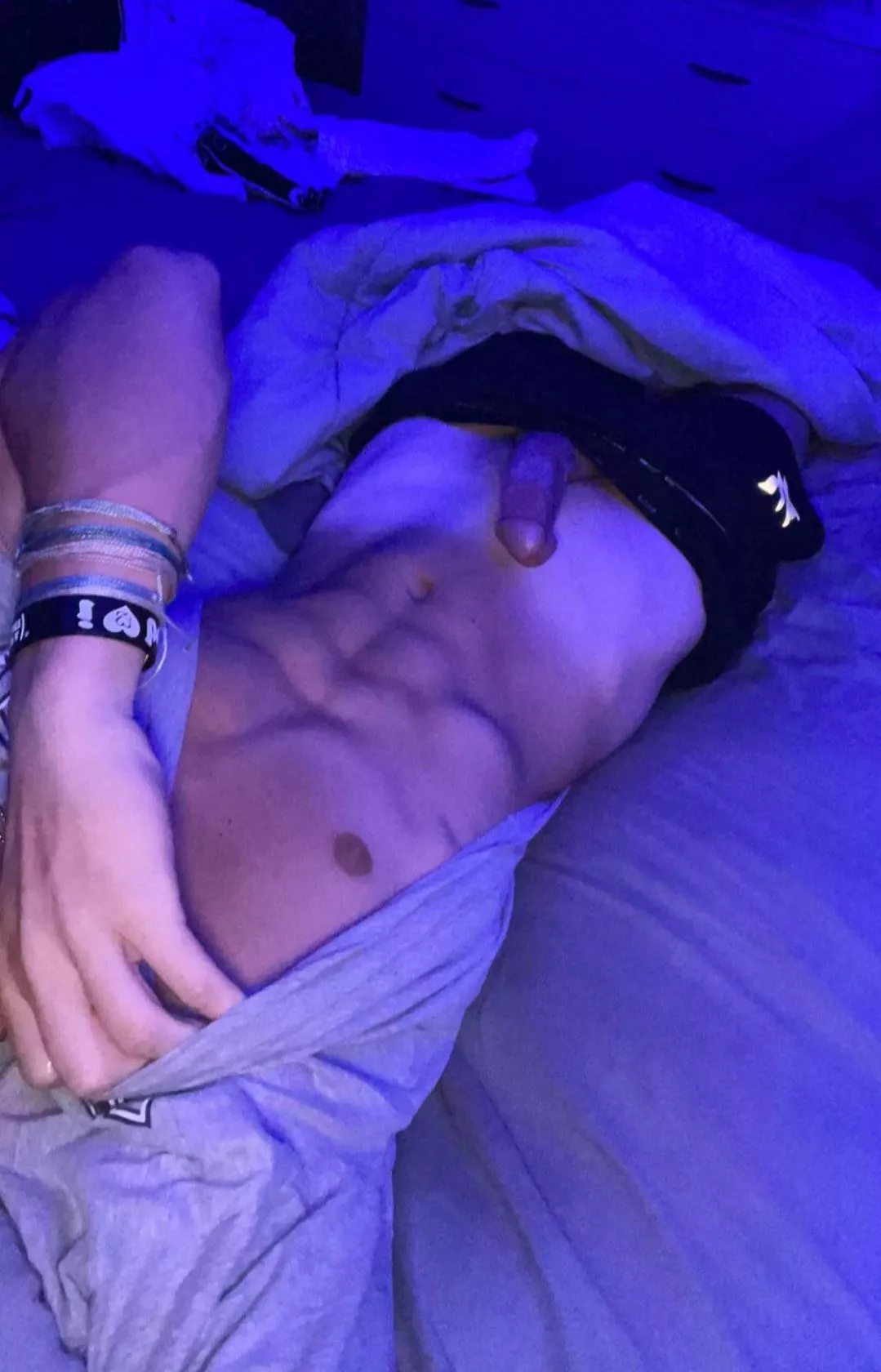 19 Edging dm to trade posted by Glum-Oil8168