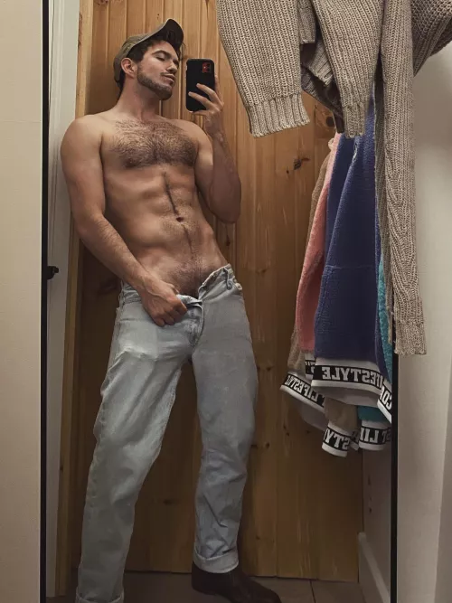 [28] wanna paint my chest hair white? by Haydurtybird