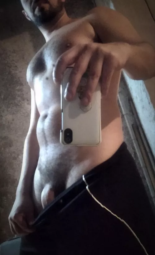 33 cut or uncut? Guess right and win a pic on your dm 😜 by jaegerw3