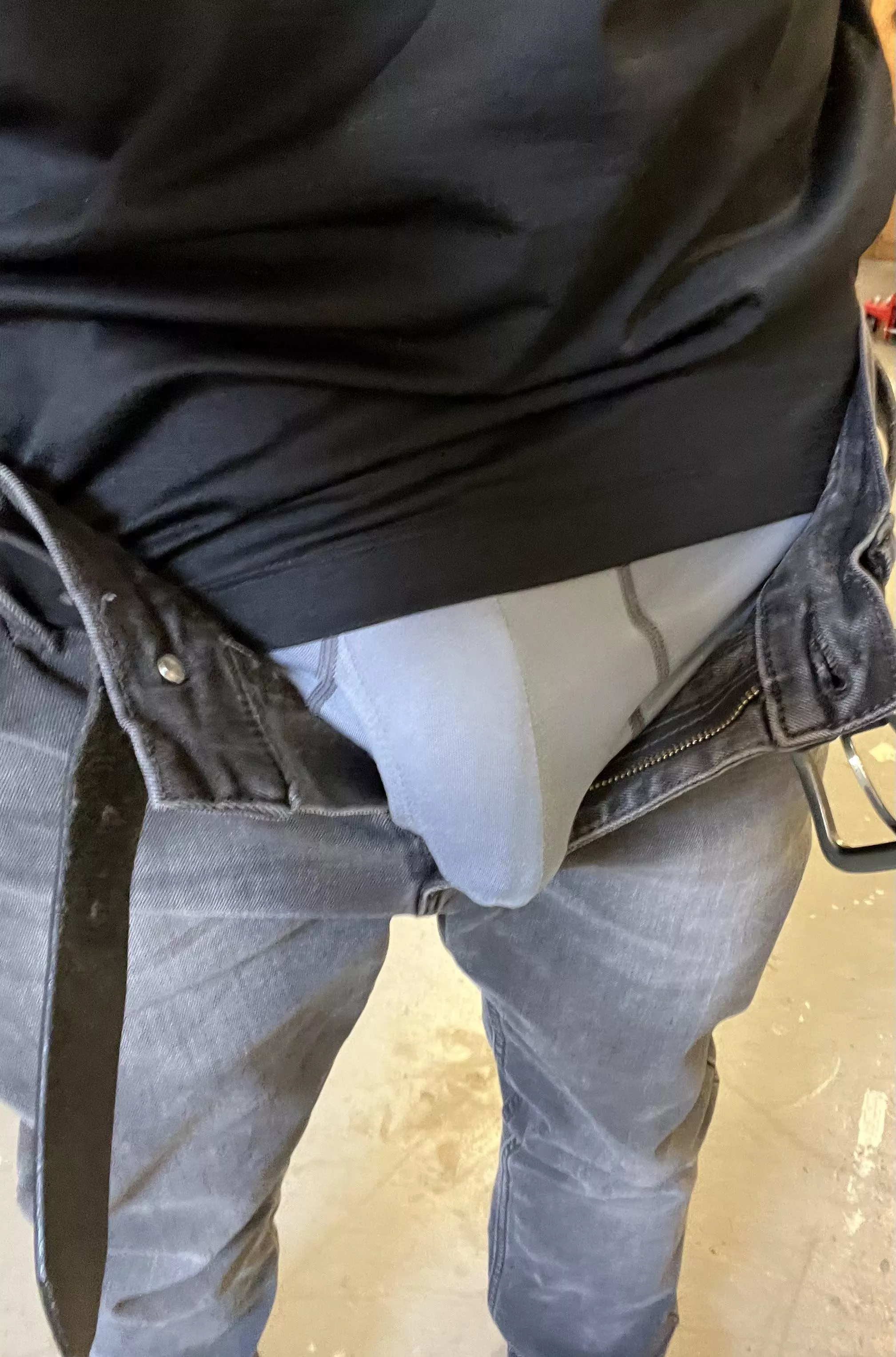At work bulge posted by bluewaveguy