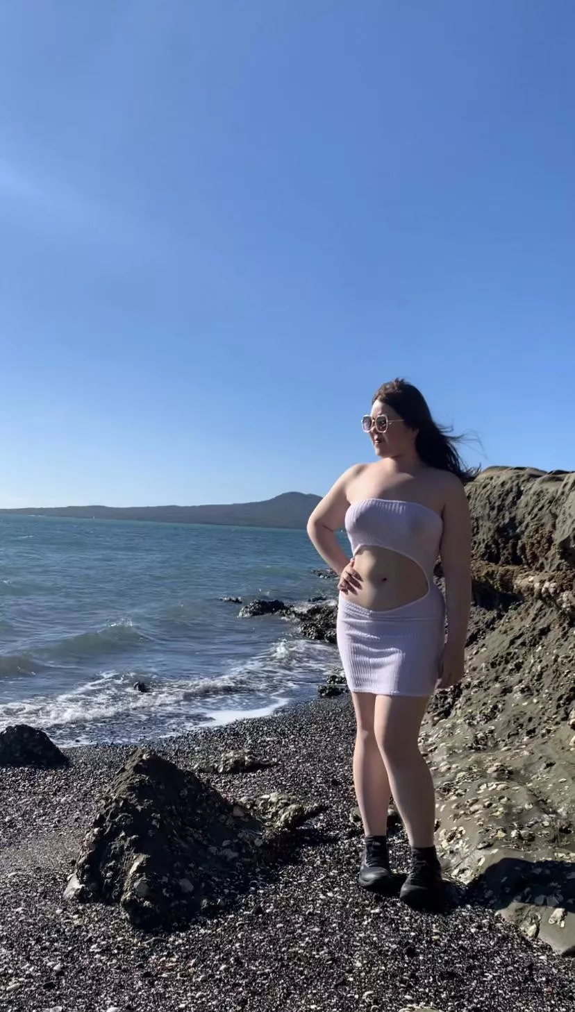 Beach day 🏝️☀️ posted by wishcockroachextinct