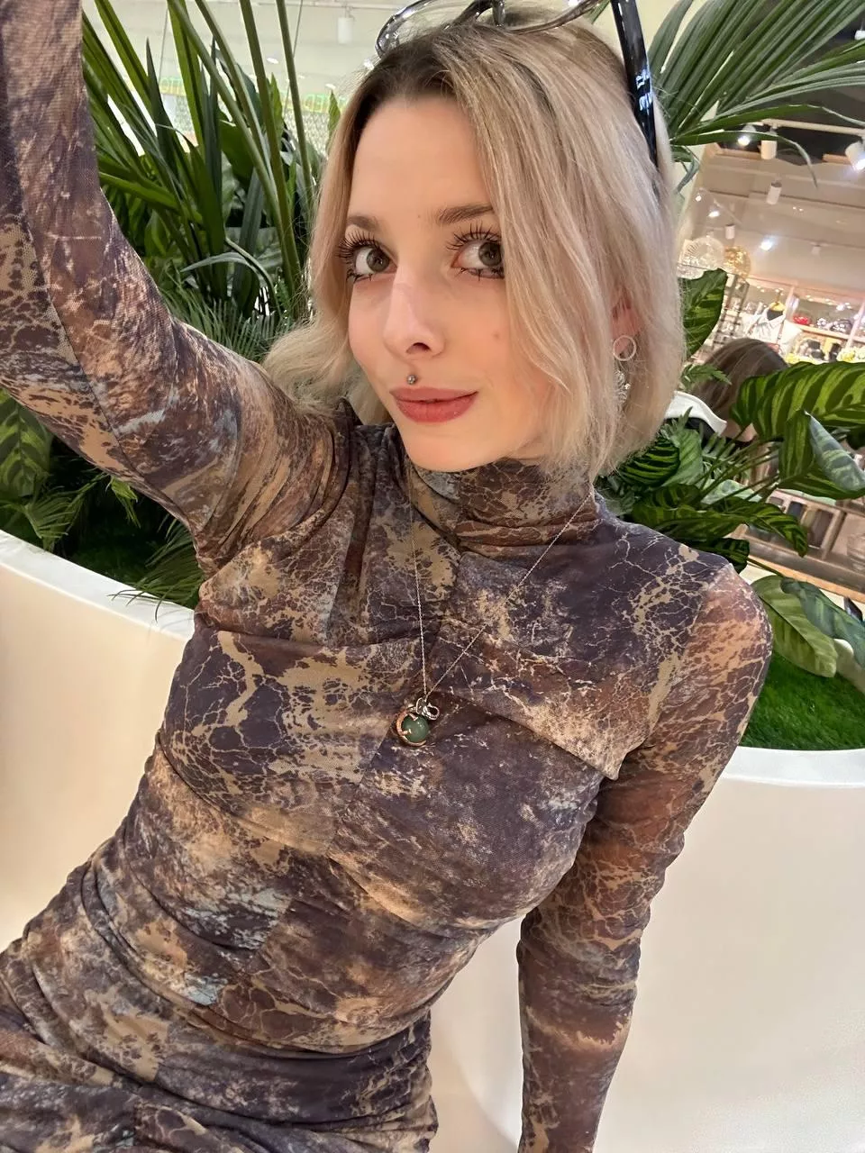 Boss, thank you for letting me wear this dress to work. posted by HottiePetiteGirl