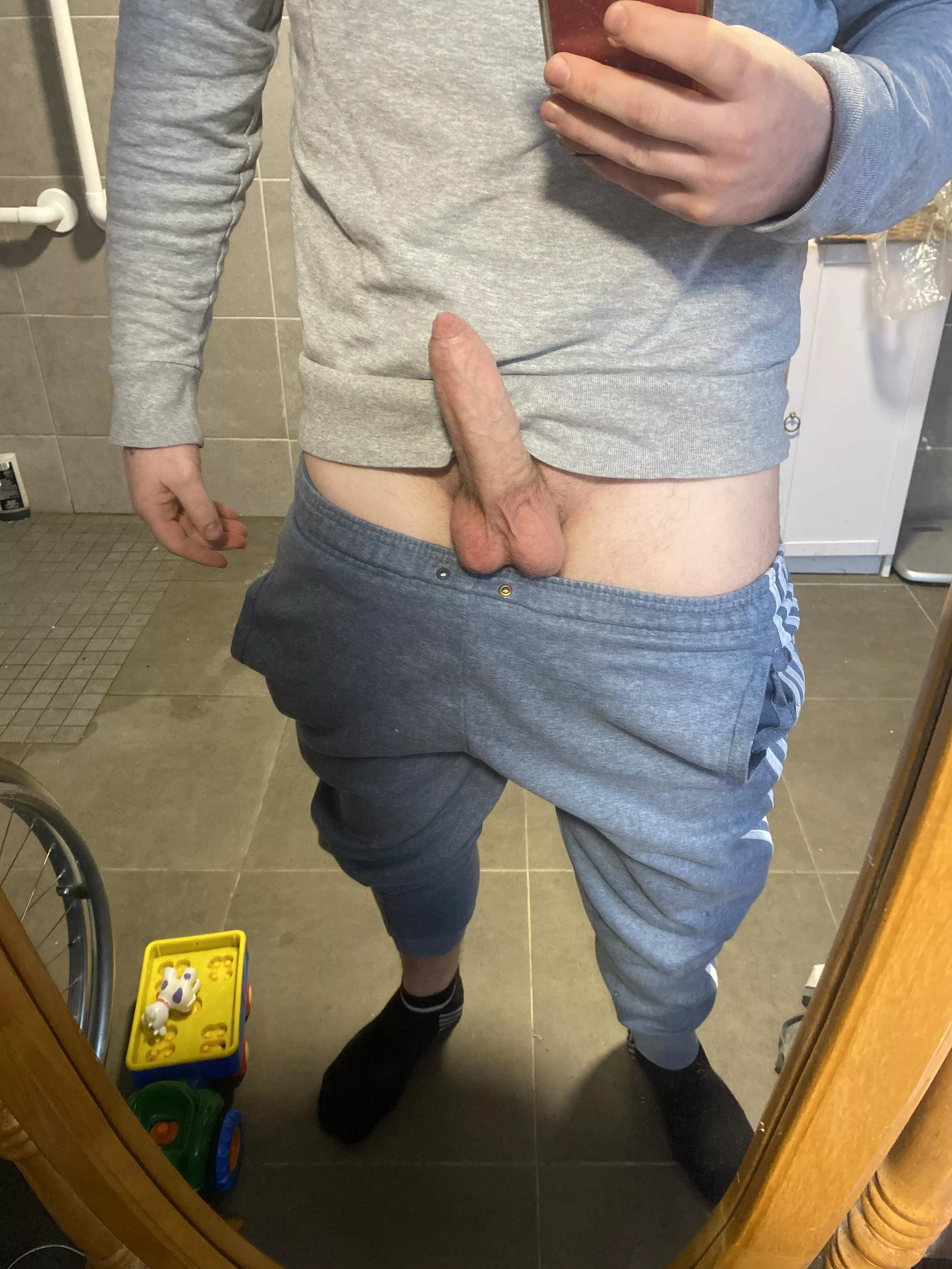 Hangover horn posted by Pleasant_Angle_3112