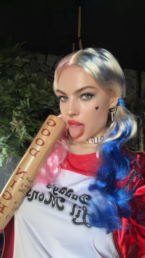 Harley Quinn by felicia_shine