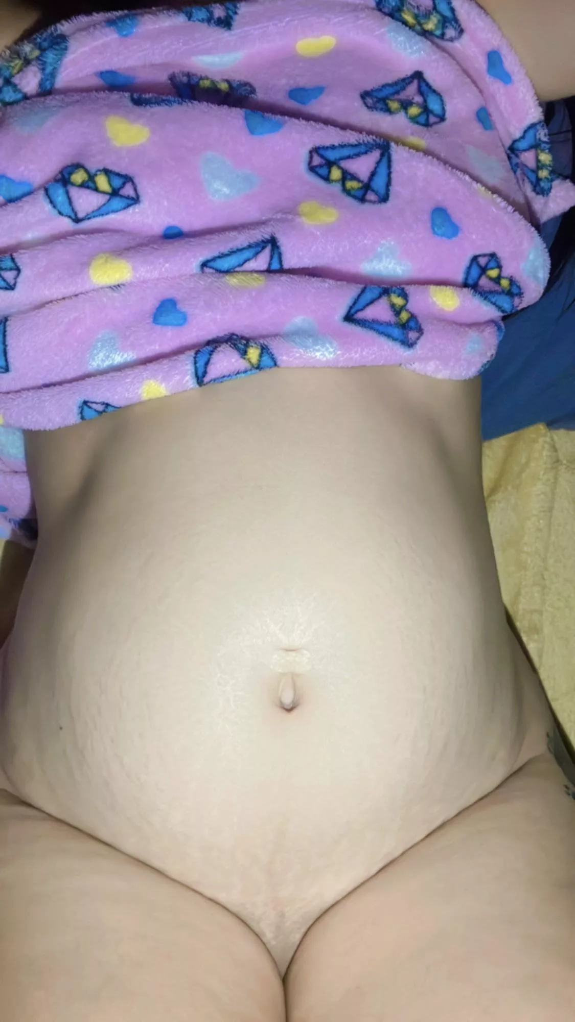 hi daddy I know you want my hot pregnant nudes come and ask for them 🥵🤰🏻🥛 posted by Yolita23