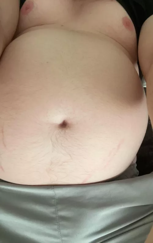 Hmu big guys, love bellies, hairy bellies and chubs 🤤 by PureCut7601