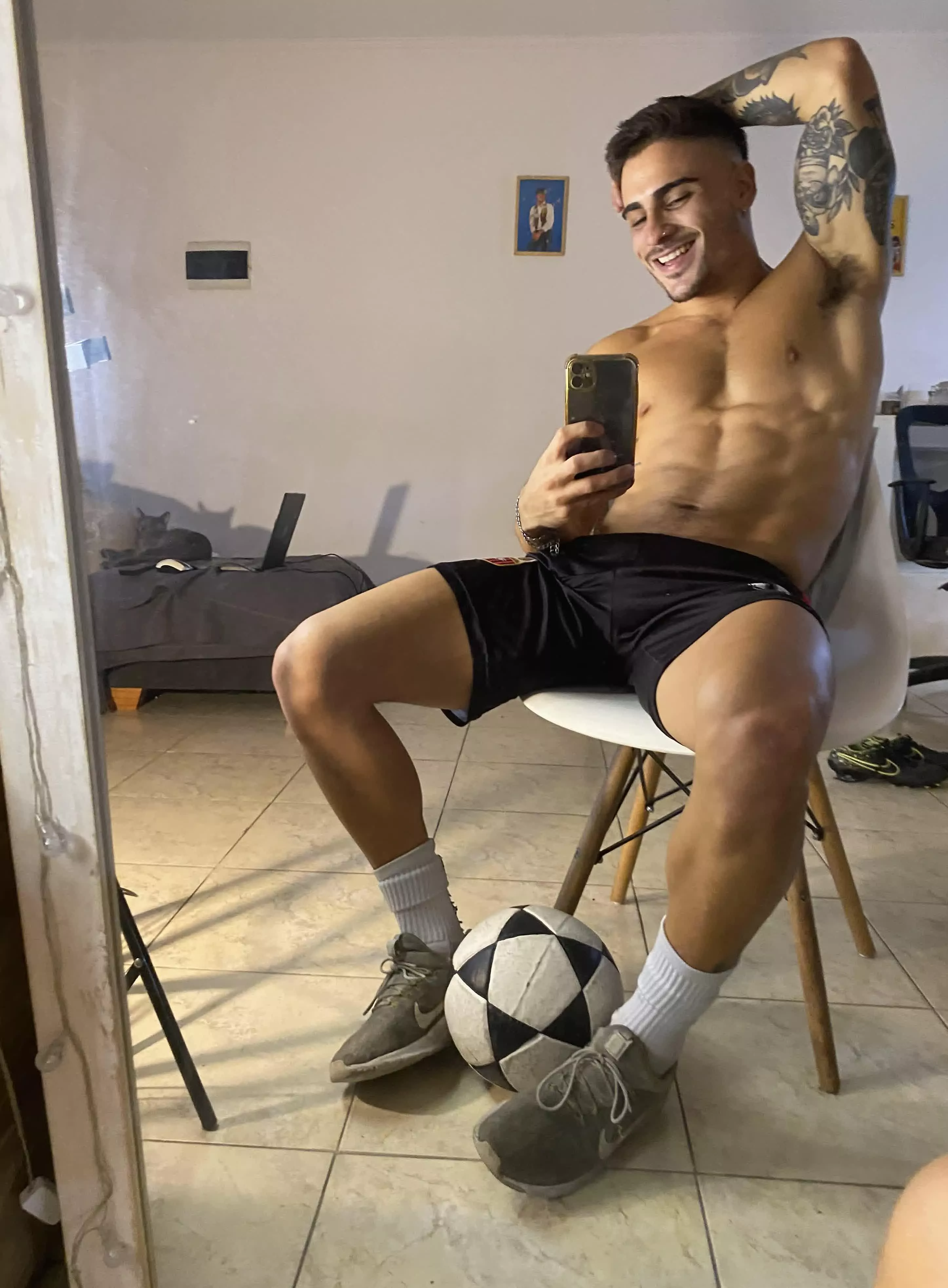 I'm your fav soccer player posted by OliverKinggxoxo