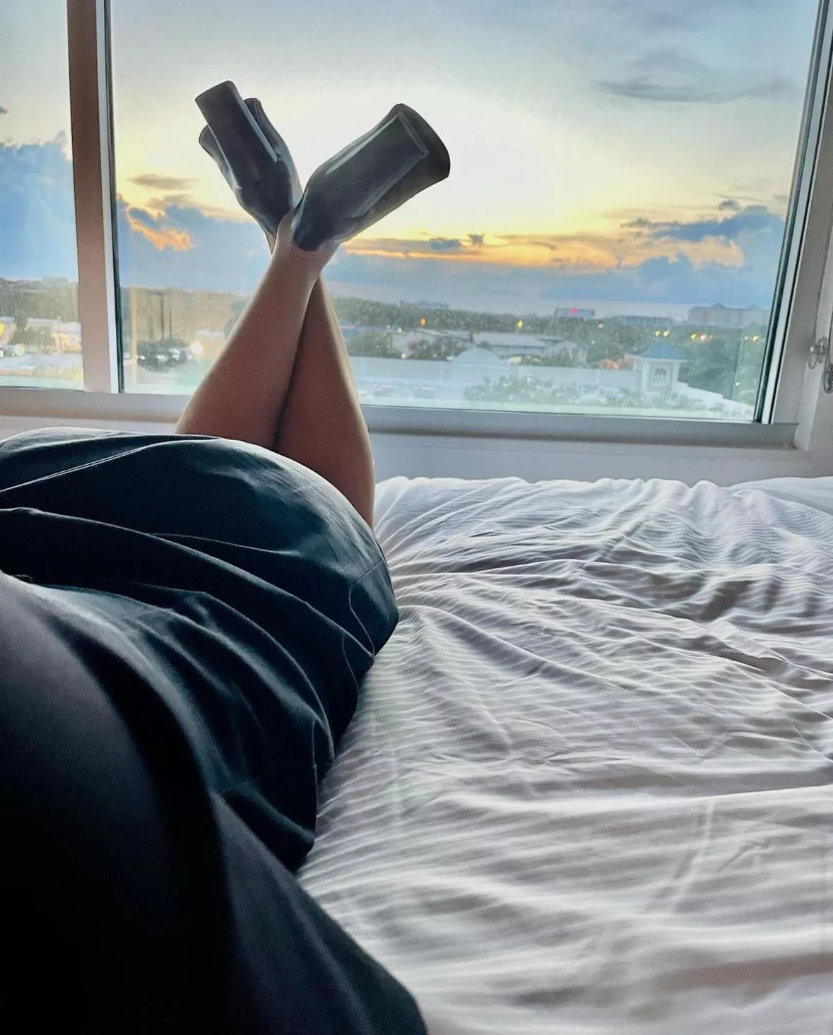 Layover posted by IkarusAndTheSun