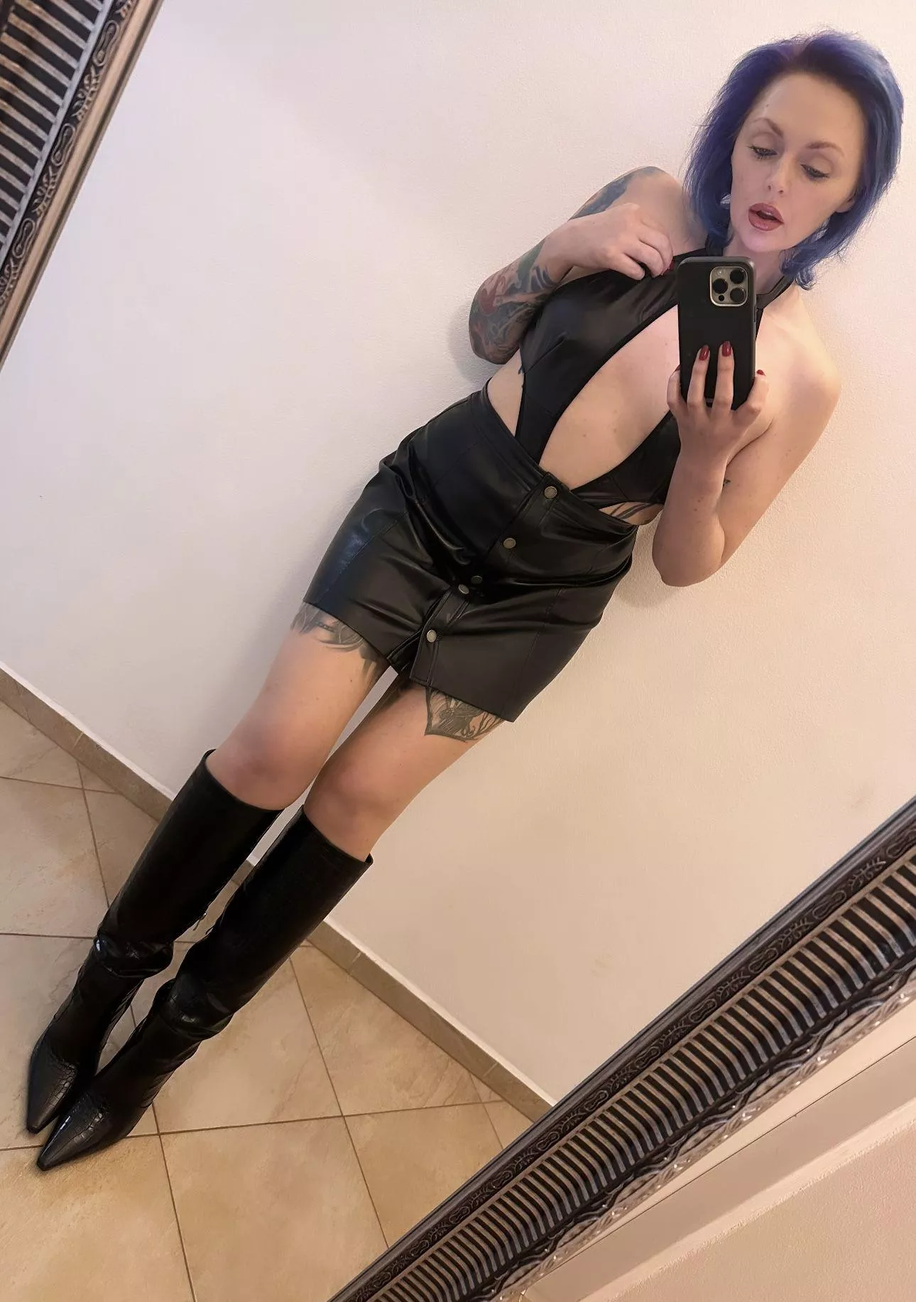 Leather, leather and leather posted by theinkedsiren1