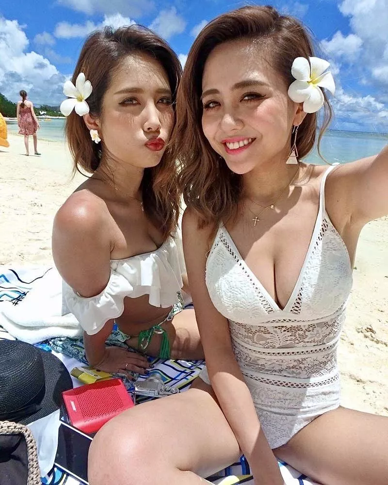 Left or right? posted by lologoth