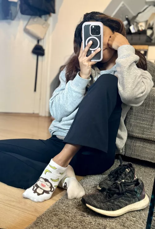 Like my cute and dirty white socks 😈 by isa_stillsinning