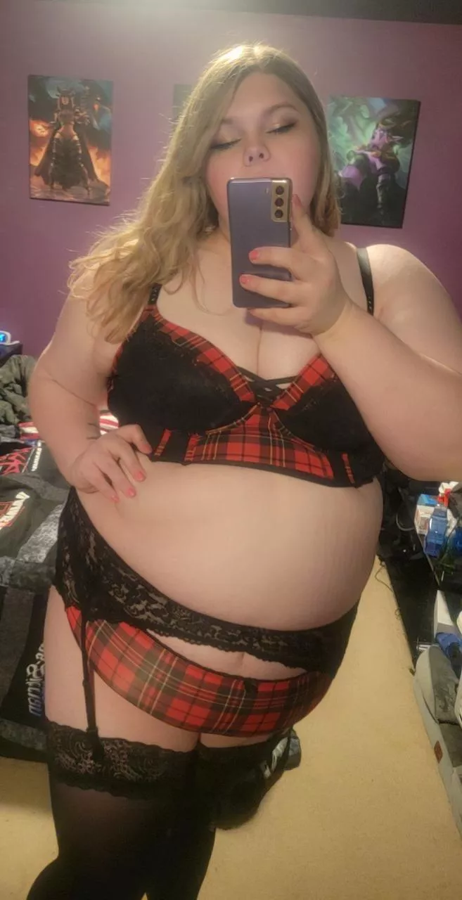 Meet me at the cabin?  posted by horny_wifey69