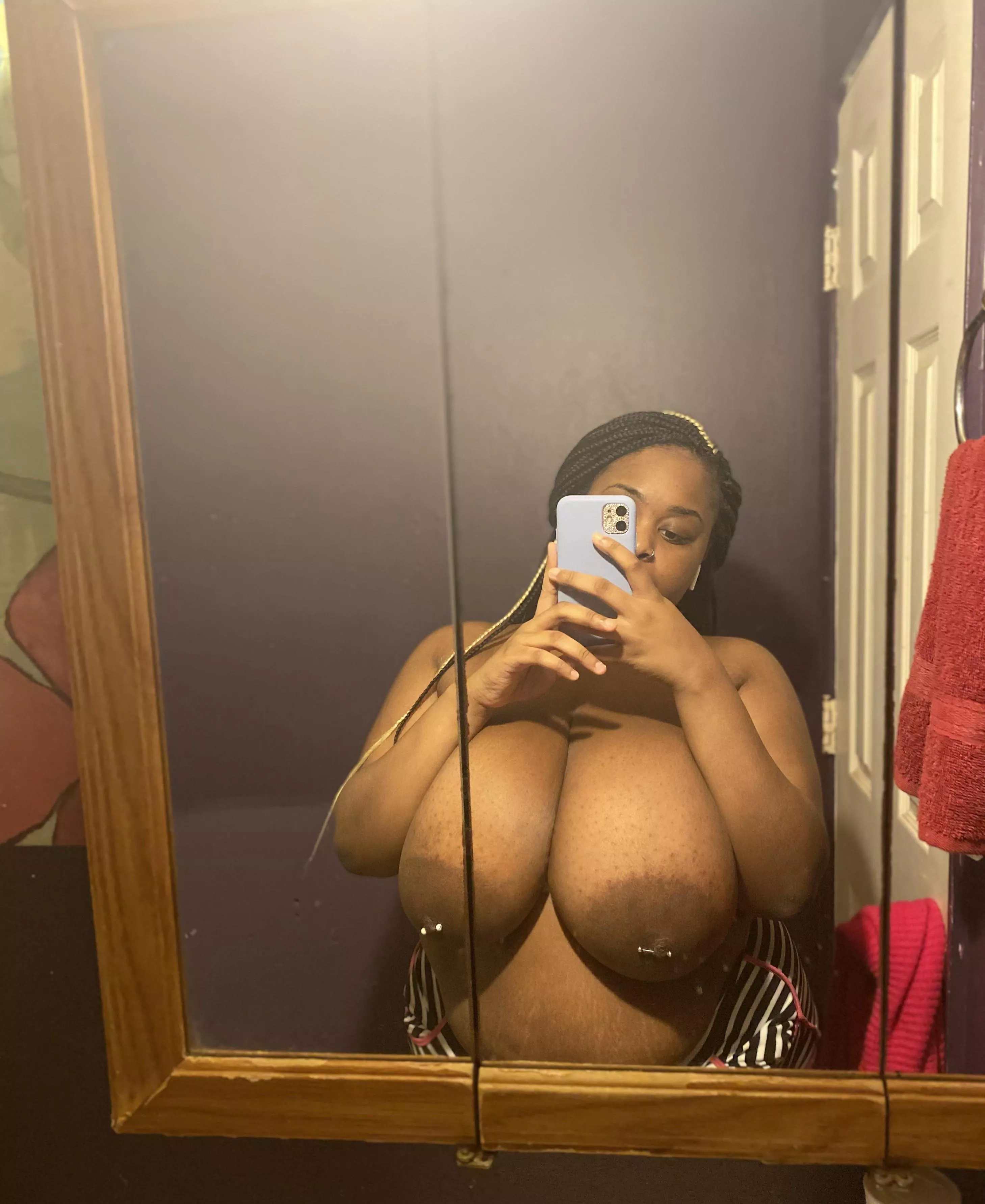 Mirror mirror on the wall - 🤭 Finish the saying for me posted by Hoeesha