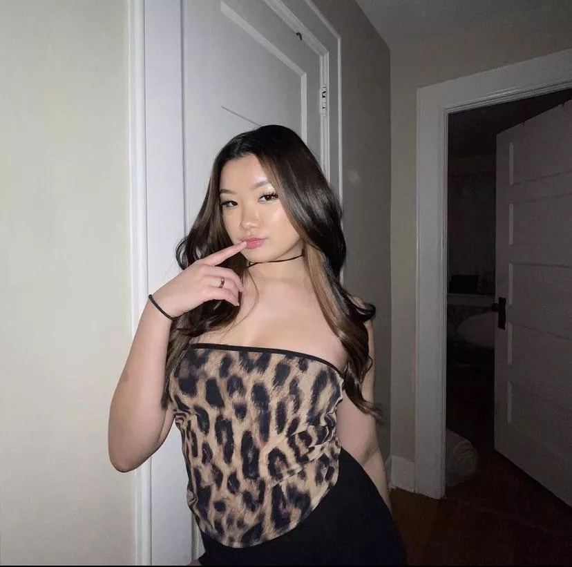 NYC hottie posted by BeautifulMusician754