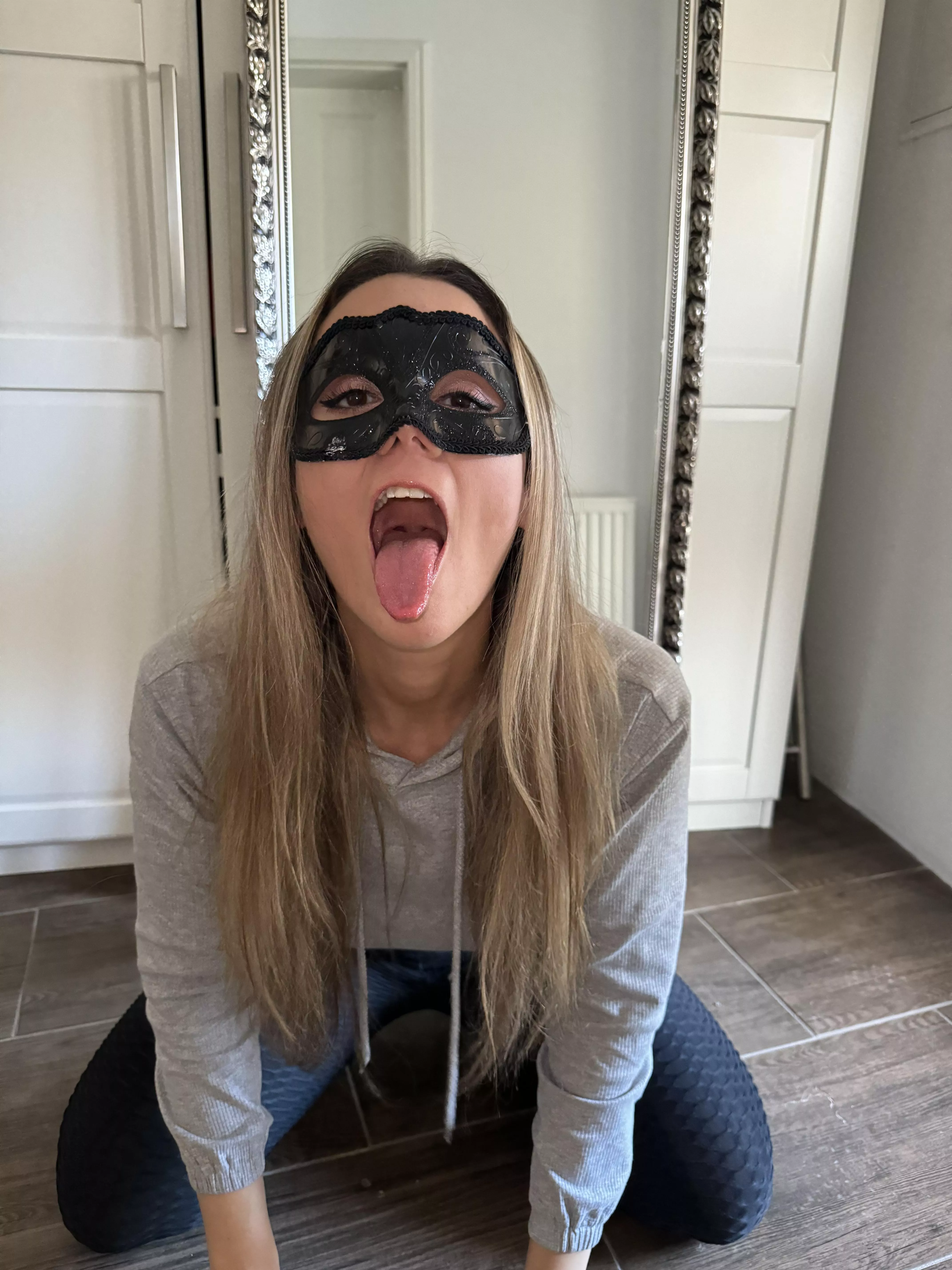 This slutty wife is always ready for some good action posted by MadleinesGeheimnis