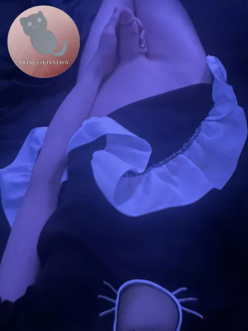 Tiny.. by Twinkyskinnyboy