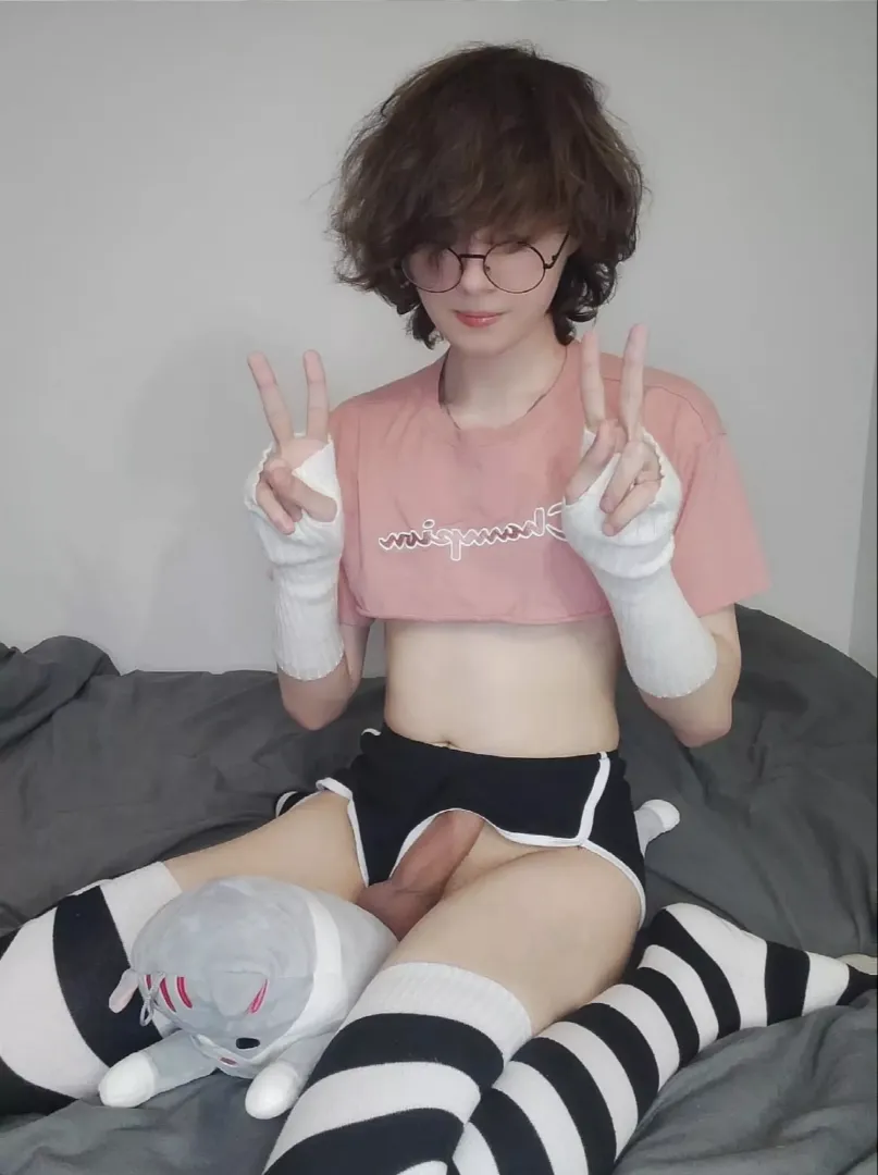 Would u let me suck your cock? 🥺 posted by MaxHamster69